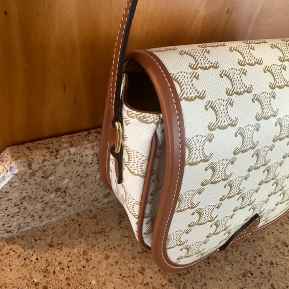 COPY - CELINE MEDIUM FOLCO BAG IN TRIOMPHE CANVAS AND CALFSKIN NEW W/Tags & Dus… - Picture 12 of 16
